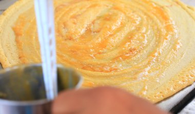 sıcak bir soba üzerinde gözleme