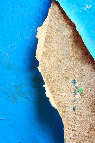 Zementwand mit abblätternder Farbe — Stockfoto