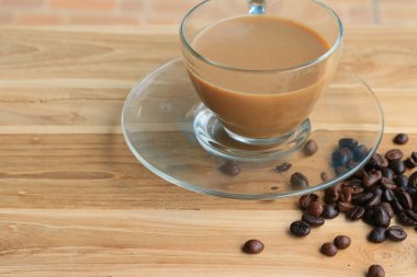 Sıcak kahve fasulye ile