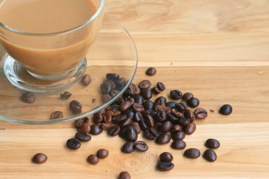 Sıcak kahve fasulye ile