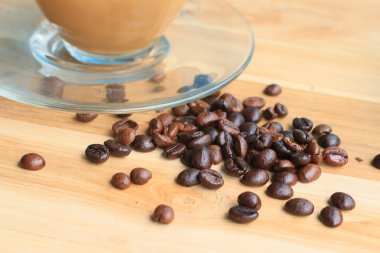 Sıcak kahve fasulye ile