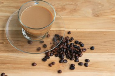 Sıcak kahve fasulye ile