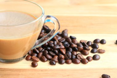 Sıcak kahve fasulye ile