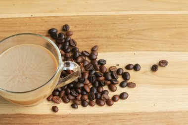 Sıcak kahve fasulye ile