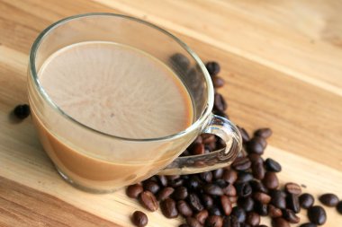 Sıcak kahve fasulye ile