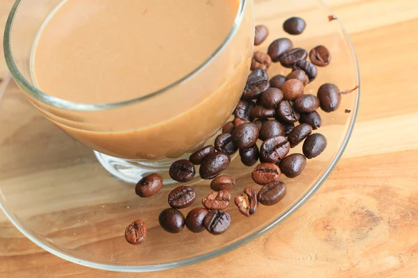 豆とホット コーヒー — ストック写真