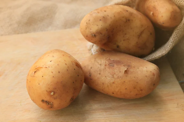 Frische Kartoffeln — Stockfoto