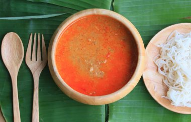 erişte pirinç ve köri çorbası