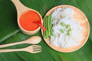 erişte pirinç ve köri çorbası