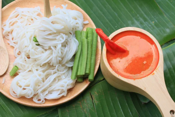 Erişte pirinç ve köri çorbası — Stok fotoğraf
