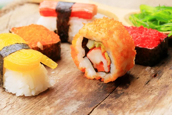 Sushi - Japanese food — Stock Photo, Image