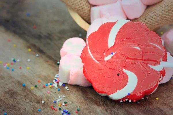 Rosa marshmallows och godis söta valentine — Stockfoto