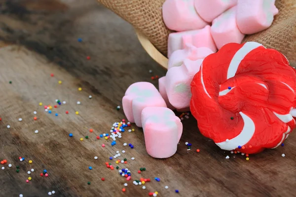 Rosa marshmallows och godis söta valentine — Stockfoto