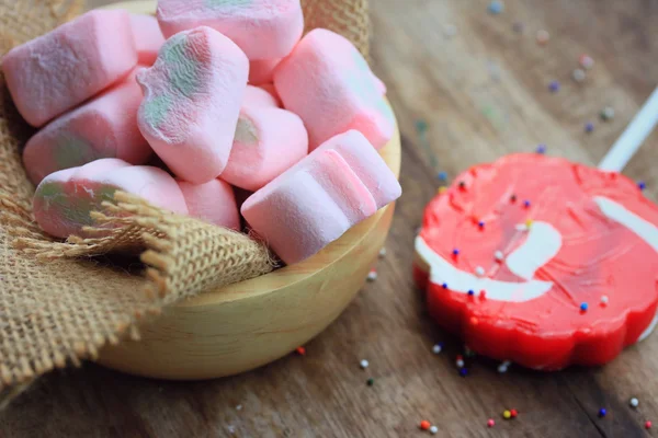 Rosa Marshmallows und süßer Valentinstag — Stockfoto