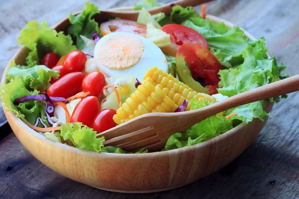 Gemüse Salat Eier mit Mayonnaise — Stockfoto