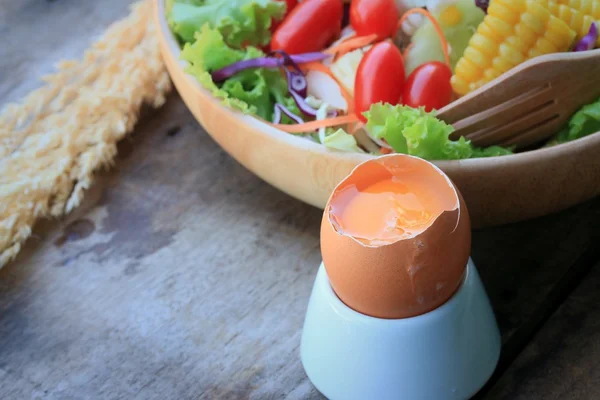 Huevos de ensalada de verduras con mayonesa —  Fotos de Stock