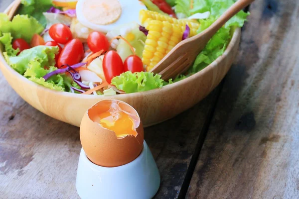 Salade de légumes œufs à la mayonnaise — Photo