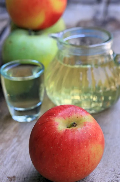 新鮮なリンゴ ・ ジュース. — ストック写真