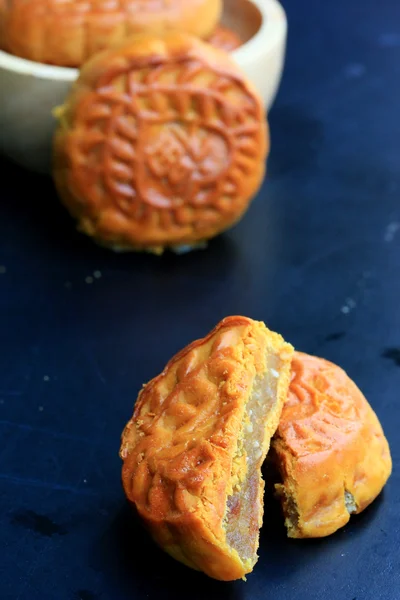 Festival moon cake - Chinese cake — Stock Photo, Image