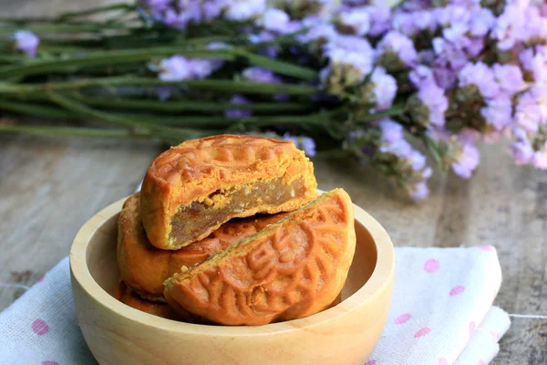 Festival moon cake - Chinese cake — Stock Photo, Image