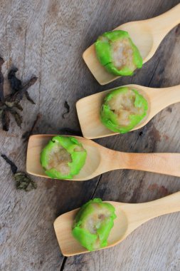 Çince buğulanmış karides köfte