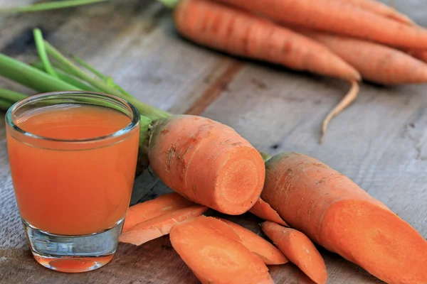 Fresh carrot juice — Stock Photo, Image