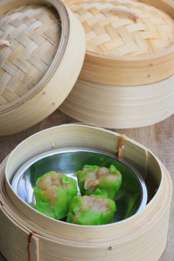 Çince buğulanmış karides köfte