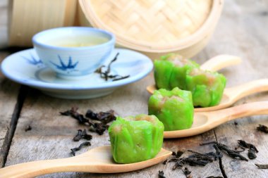 Çince buğulanmış karides köfte