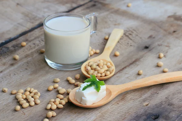 Boabe de soia și lapte de soia — Fotografie, imagine de stoc