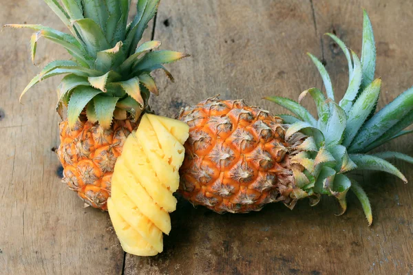Owoce ananasy — Zdjęcie stockowe