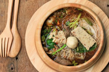 sığır şehriye çorbası Asya tarzı