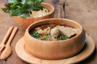 sığır şehriye çorbası Asya tarzı