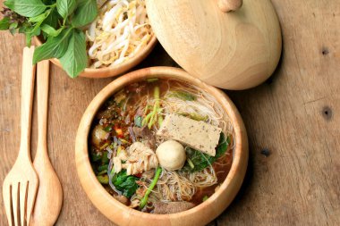 sığır şehriye çorbası Asya tarzı