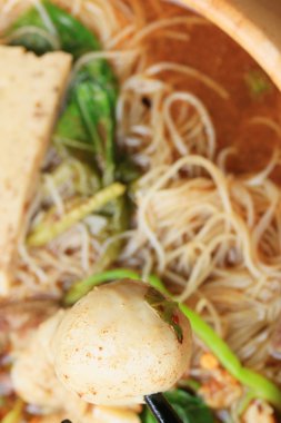 sığır şehriye çorbası Asya tarzı