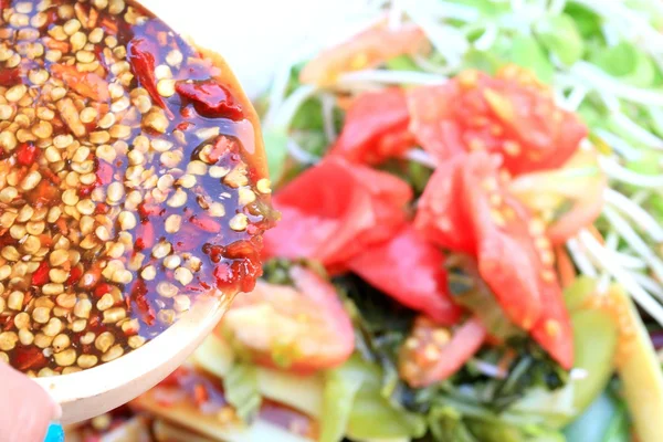 샐러드 매운 젊은 녹색 해바라기 경종-아시아 식품 — 스톡 사진