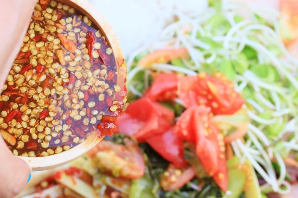 샐러드 매운 젊은 녹색 해바라기 경종-아시아 식품 — 스톡 사진
