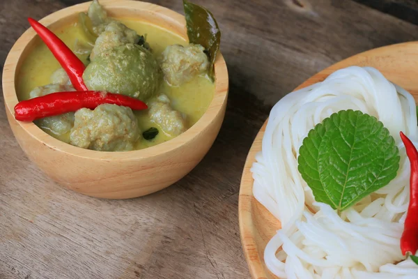 Taste of green curry coconut milk and rice noodle — Stock Photo, Image