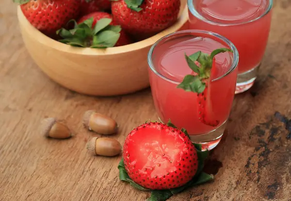 신선한 딸기 주스 — 스톡 사진