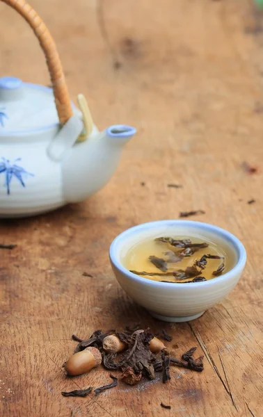 Чай на древесных марочных — стоковое фото