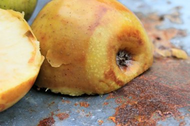 çürük elma yeşil