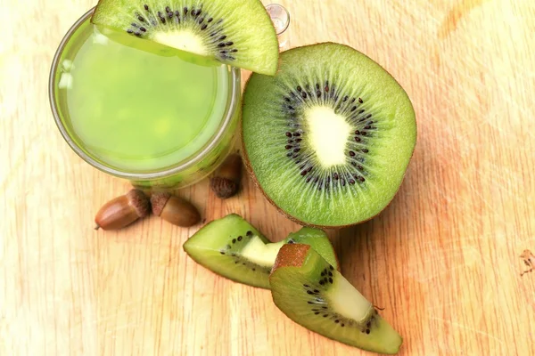 Suc proaspăt kiwi — Fotografie, imagine de stoc