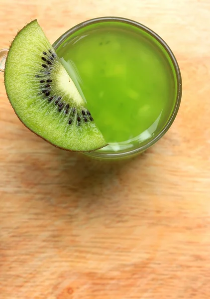 Jus de kiwi frais — Photo