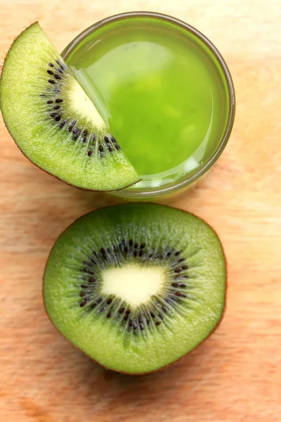 Suc proaspăt kiwi — Fotografie, imagine de stoc