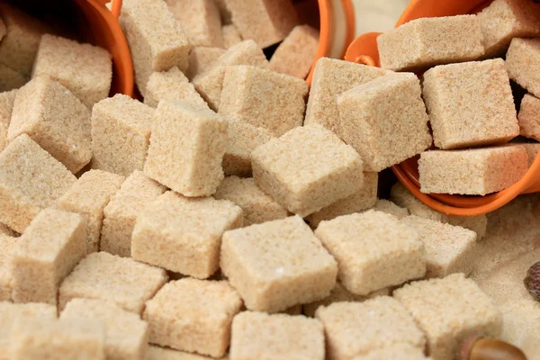Tas de cubes de sucre sur naturel — Photo
