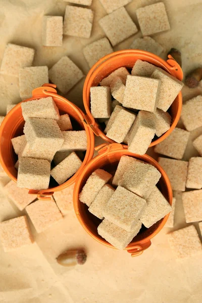 Tas de cubes de sucre sur naturel — Photo