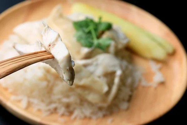 Arroz cozido no vapor com frango — Fotografia de Stock