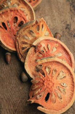 kurutulmuş bael meyve dilimleri