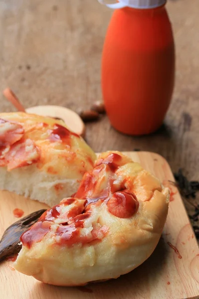 Mini pizza salsiccia — Foto Stock