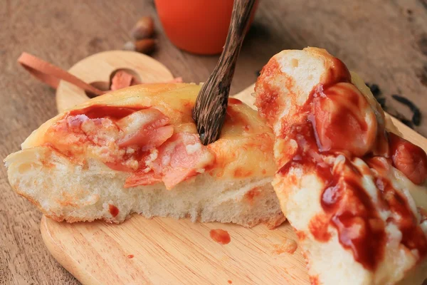 Mini pizza de salsicha — Fotografia de Stock