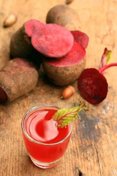 Fresh beetroot and juice — Stock Photo, Image